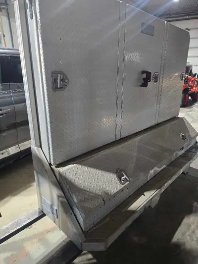 Magnum fully enclosed Headache Rack for chains and other miscellaneous materials. In good shape took...