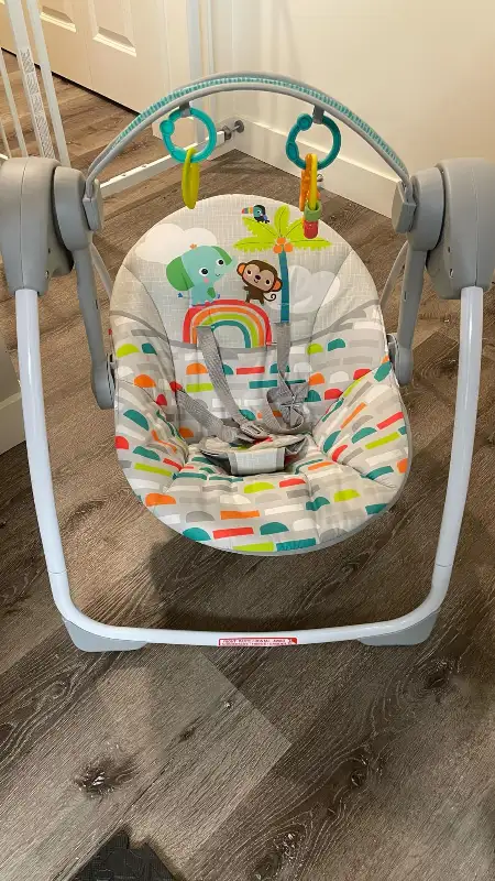 Portable baby swing in Playpens, Swings & Saucers in Mission - Image 4
