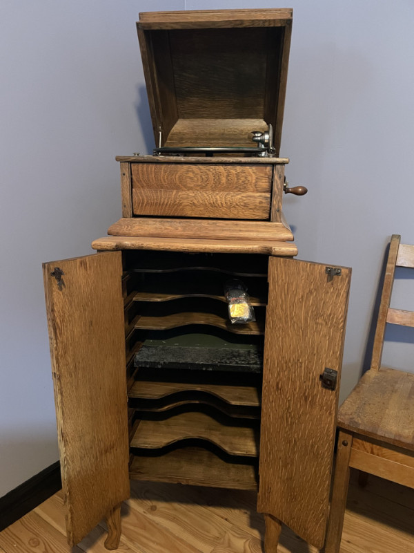 Gramophone dans Art et objets de collection  à Drummondville - Image 3