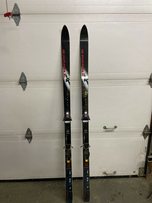 Ski alpin Kastle et bâtons dans Ski  à Trois-Rivières