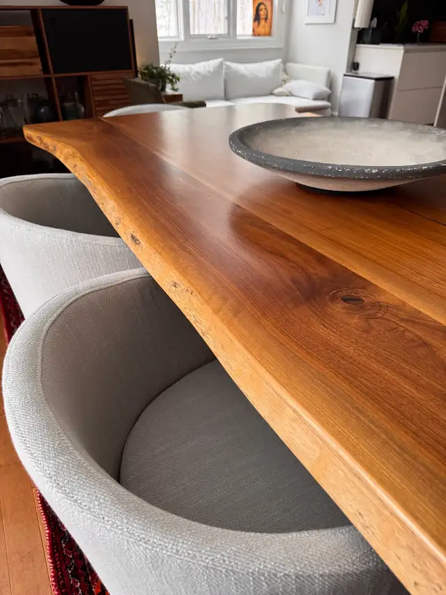 Black walnut live edge, solid wood, dining table with bench in Dining Tables & Sets in Markham / York Region - Image 5