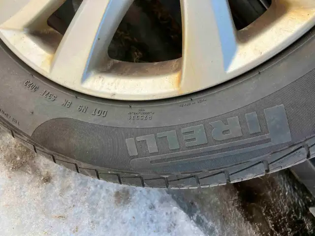 4 pneus Pirelli 205/55 R16 sur jantes (mags) in Tires & Rims in Shawinigan - Image 5