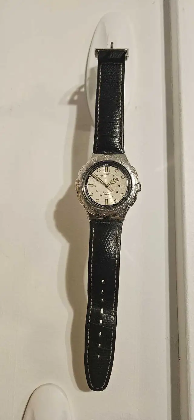 Montre vintage Swatch Irony Scuba 1997 in Jewellery & Watches in City of Montréal - Image 2