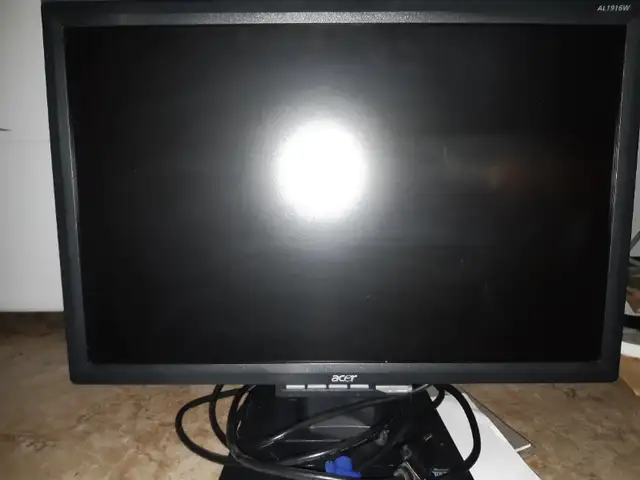 Computer, hook to tv for better than smart tv in Desktop Computers in Brockville - Image 3