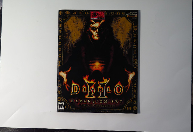 Diablo 2 Lord of Destruction Big Manual dans Jeux pour PC  à Ville de Montréal