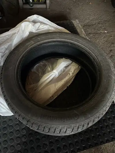 Selling 1 used winter tire. Brand: Continental IceContact XTR Size: 225/55R19 DOT: 2121 (manufacture...