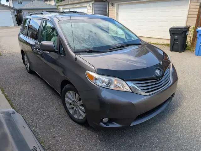 2013 Toyota Sienna XLE