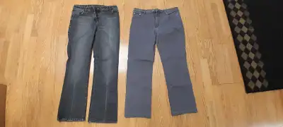 2 Pair of Women's Jeans For Sale - Size 11 & 12, View more