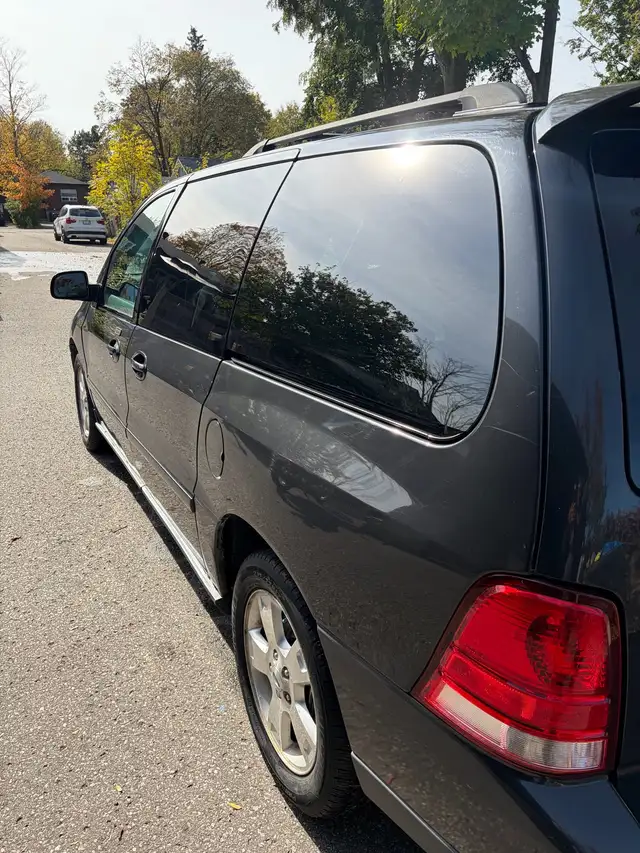 Ford Freestar minivan589185691818414085
