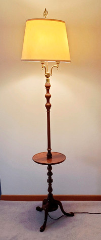 Antique (1930) Baetz Brothers, Kitchener, Ont Wooden Floor Lamp