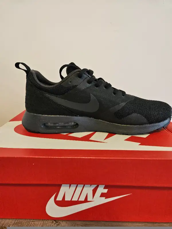 Nike Air Max Tavas Black (BNIB Men's Sz. 9) in Men's Shoes in Kitchener / Waterloo - Image 7