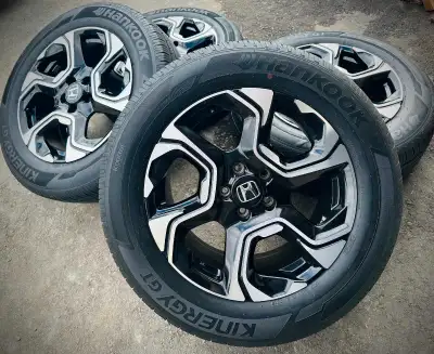 Original Honda CRV wheels and 235/60r18 Hankook all season tires anyway Original TPMS sensors instal...