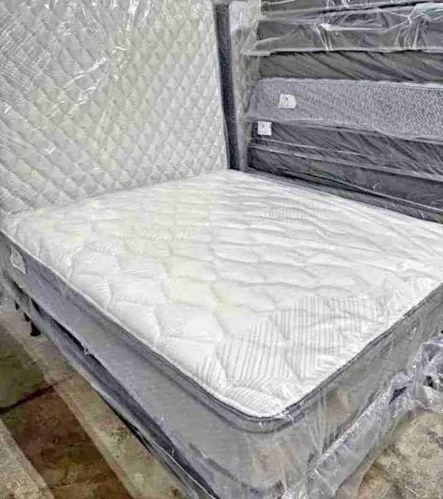 matelas avaliable in Beds & Mattresses in City of Montréal - Image 2