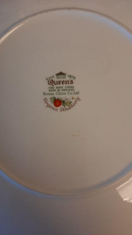 Queen's "Virginia Strawberry" China in Kitchen & Dining Wares in Nanaimo - Image 2