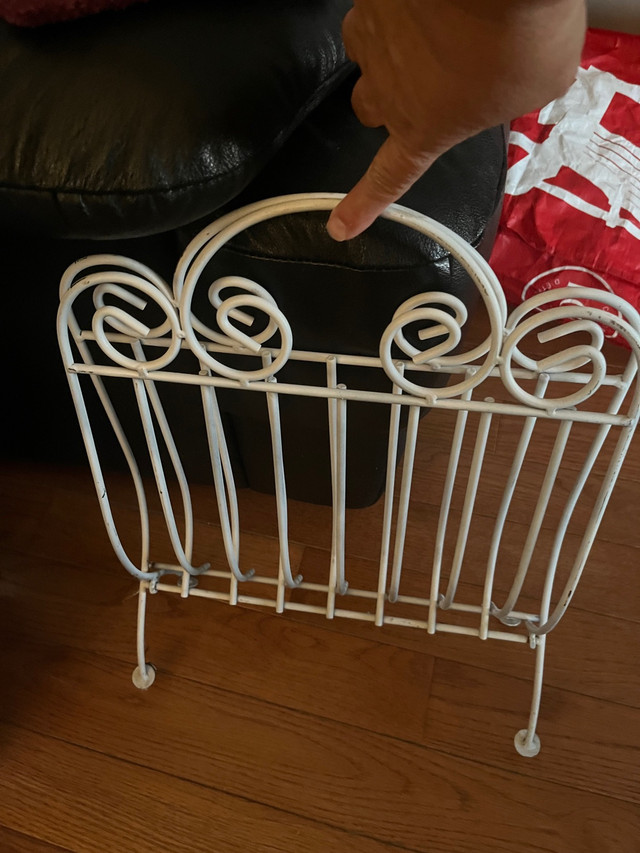 Vintage Metal magazine/wood  rack  in Home Décor & Accents in St. Catharines - Image 4