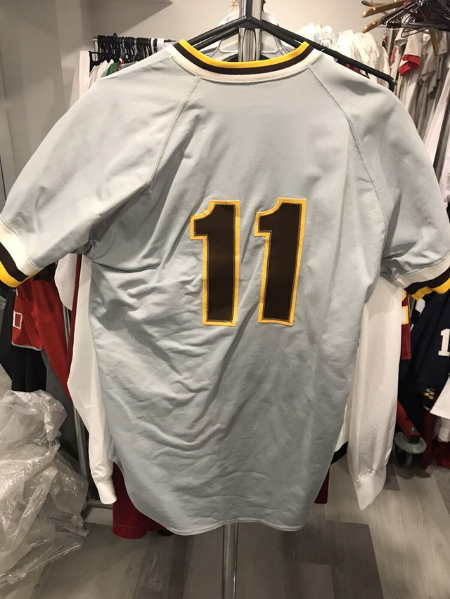 Game Worn Georgia Tech Yellow Jackets Baseball Jersey  in Arts & Collectibles in City of Toronto - Image 2