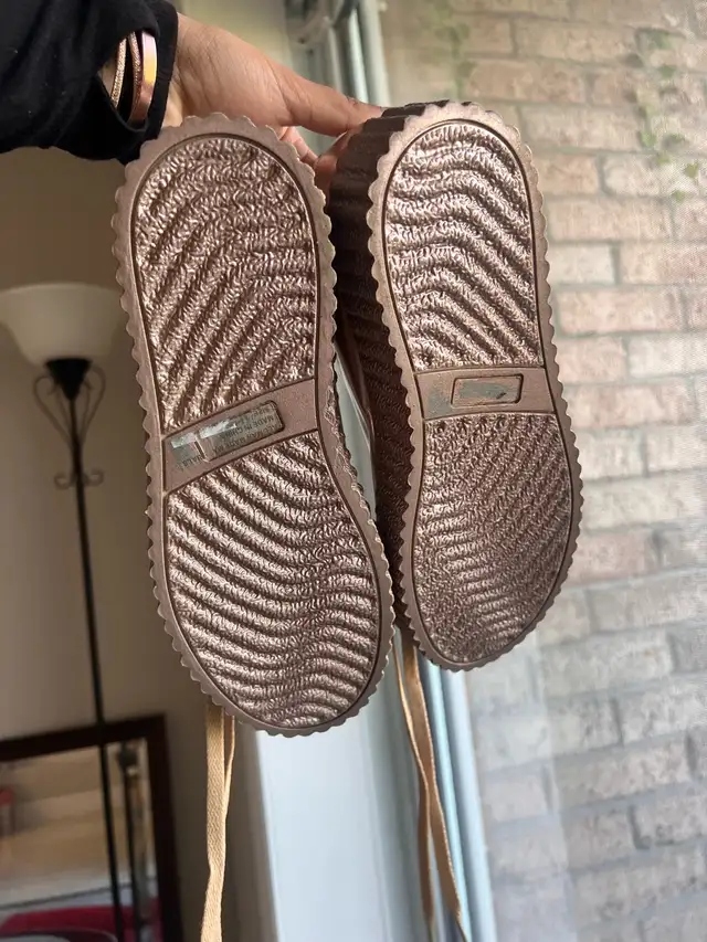 Women shoes  in Women's - Shoes in City of Montréal - Image 4