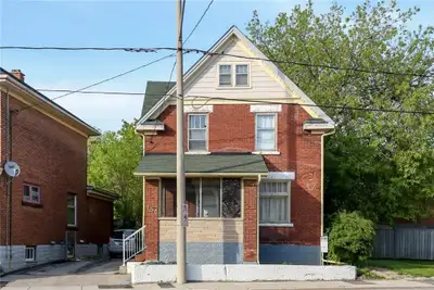 A rustic and spacious gem in the heart of downtown kitchener. This 4 bedroom, 1 bathroom, detached h...