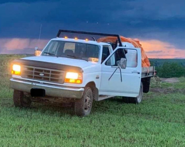 1992 Ford F-350 7.3L dually with 12’ flatdeck in Cars & Trucks in Terrace