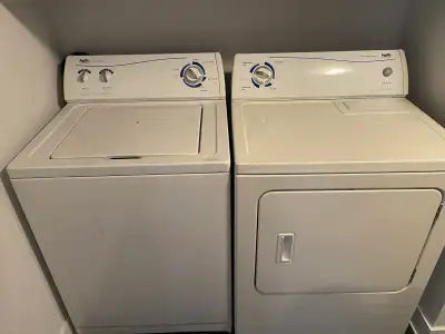 J’ai ensemble Laveuse et sècheuse a vendre, elles ont été achetées usagées en mars 2024, je déménage...