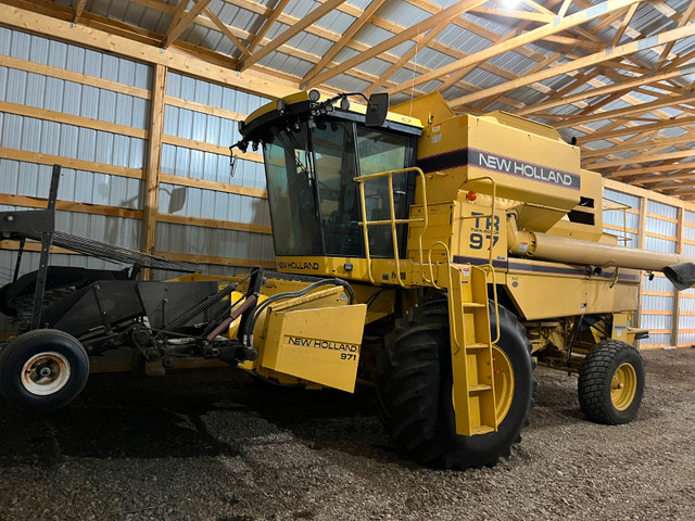 New Holland TR 97 Combine in Farming Equipment in Saskatoon