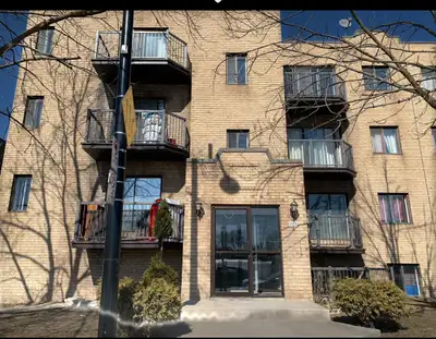 Grand 41/2 appartenebt style condo- Cartierville