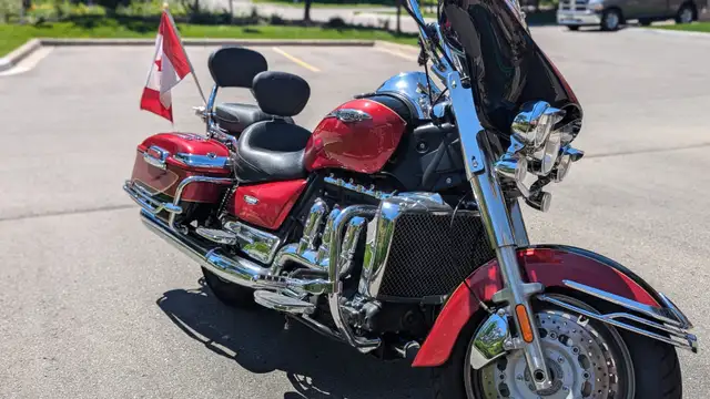 2014 Triumph Rocket III Touring in Touring in City of Toronto - Image 2