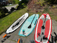 Paddleboard avec accessoires et sac transport. Planche à pagaie