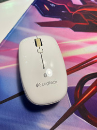 Logitech M558 Bluetooth Mouse