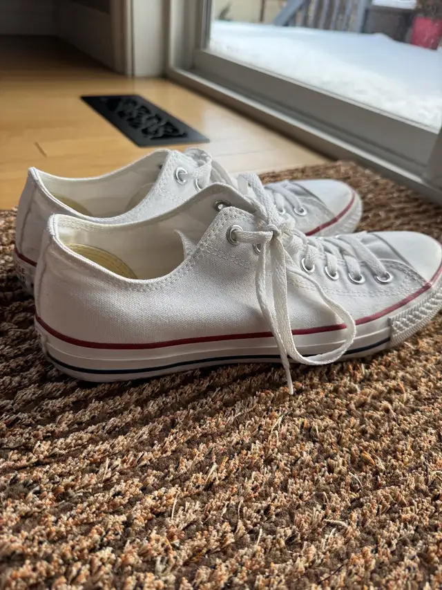 converse shoes (size 9.5 men) in Women's - Shoes in Edmonton - Image 2