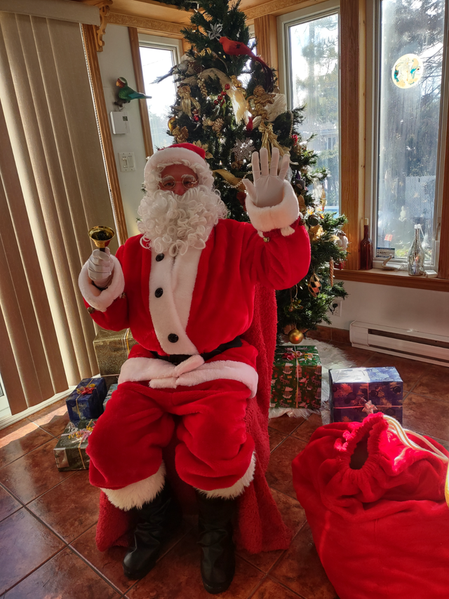 PÈRE NOËL Location et Service / SANTA CLAUS Service and Rental64634279586818120