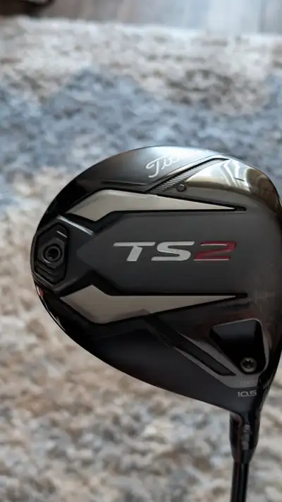 Titleist TS2 excellent condition. Regular flex shaft , golf pride align grip. $250