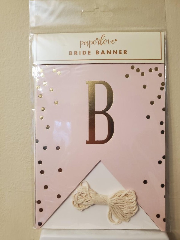 Wedding decorations & other itemsmost are NEW/never used Other