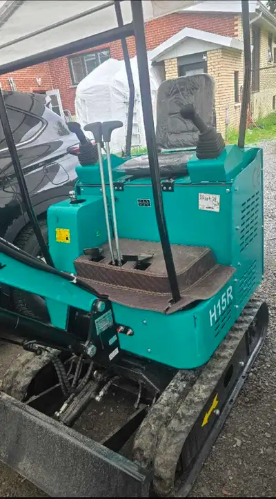 À vendre : Mini-pelle CFG H15R 2025 – NEUVE Idéale pour les contracteurs, les paysagistes ou les pro...