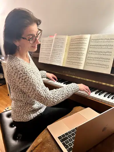 [Online lessons only] - Lessons are tailored to your specific needs: playing, music theory, dexterit...