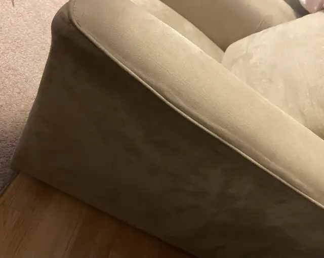 ARMCHAIR in Chairs & Recliners in Markham / York Region - Image 5