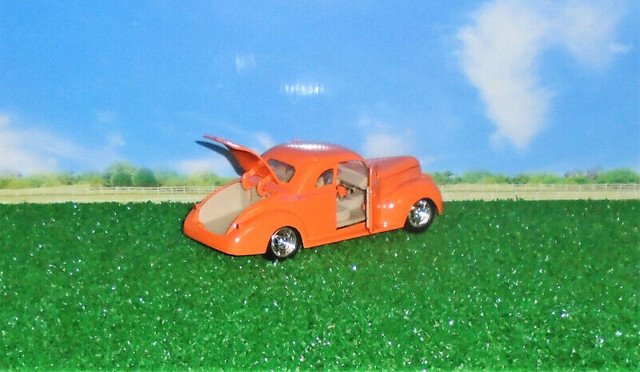 Ford / Diecast / Orange dans Art et objets de collection  à Laval/Rive Nord - Image 3