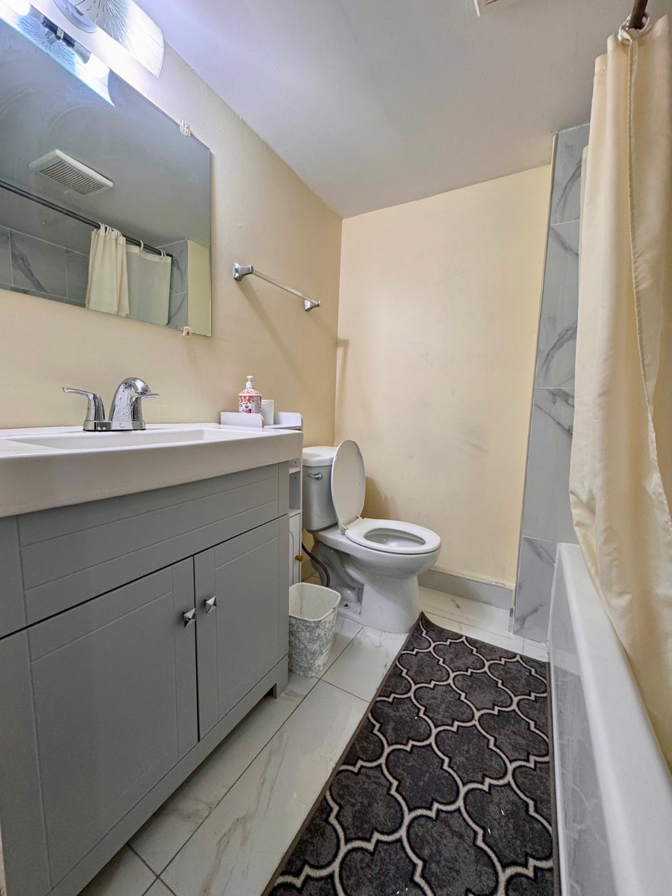 newly renovated 2 bedroom walkout basement for rent 3