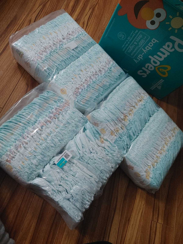 Size 1 Pampers 183 diapers in Bathing & Changing in Moncton - Image 3