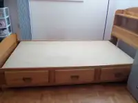 Lit simple 1 place en bois merisier bed furniture