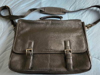 Kenneth Cole leather massenger bag 