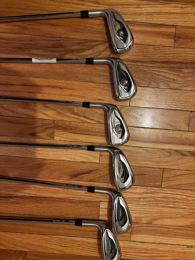 Titleist T200 PW to 5 Iron Set LEFT Hand in Golf in Sudbury - Image 4