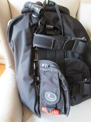 Scuba Zeagle Tech BCD  size Large with optional Weight pouches in Water Sports in Markham / York Region - Image 2