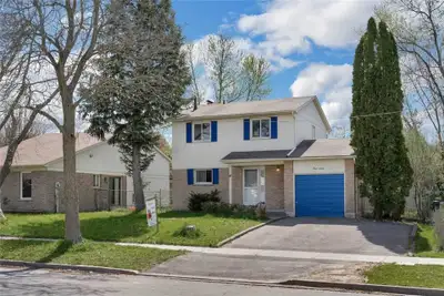 Beautiful large house in a quiet neighborhood – perfect for a family. Located close to schools and j...