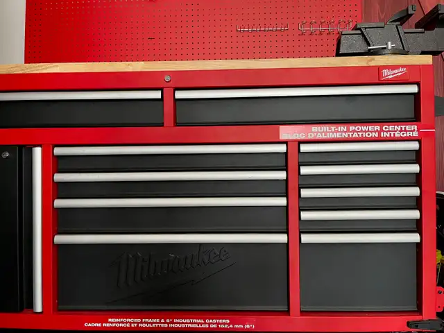 Milwaukee Workbench 61"x22"1/4543429148814888964