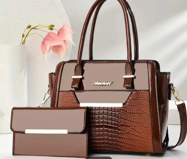 woman  purse   in Bags & Luggage in City of Toronto - Image 5