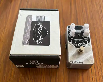 In perfect/mint condition. Great vibe/phaser/vibrato and reverb pedal. New would cost you; 229 + 29....