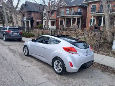 Up for sale hyundai veroster front wheel drive panoramic sunroof navigation back up camera 1.6 litre...