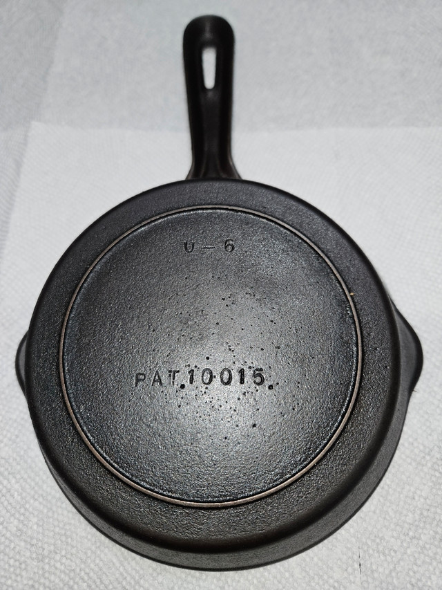 Unmarked  6 " Cast Iron Pan -  PAT.  10015.  U-6 in Arts & Collectibles in Belleville - Image 4