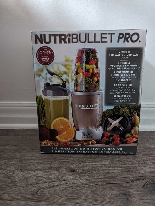 Nutribullet Pro 900 in Processors, Blenders & Juicers in Ottawa